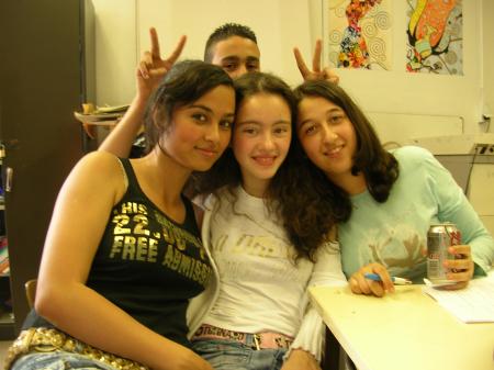 ...stefany-daniela-chaimae(et bilal derrier)...